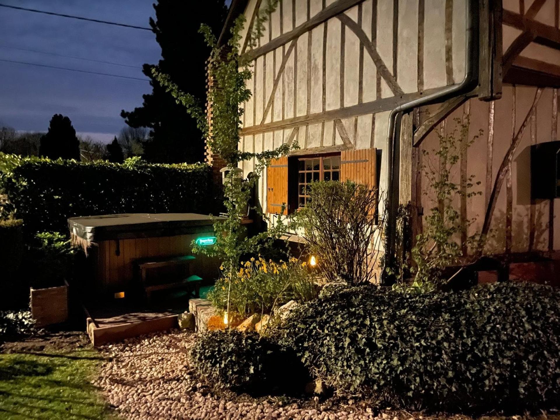 Photo 10 of the listing.