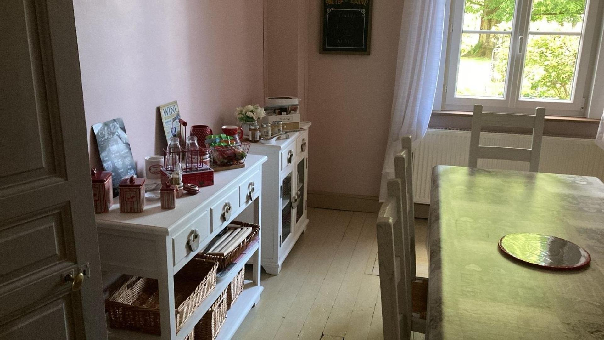 Photo 4 of the listing.