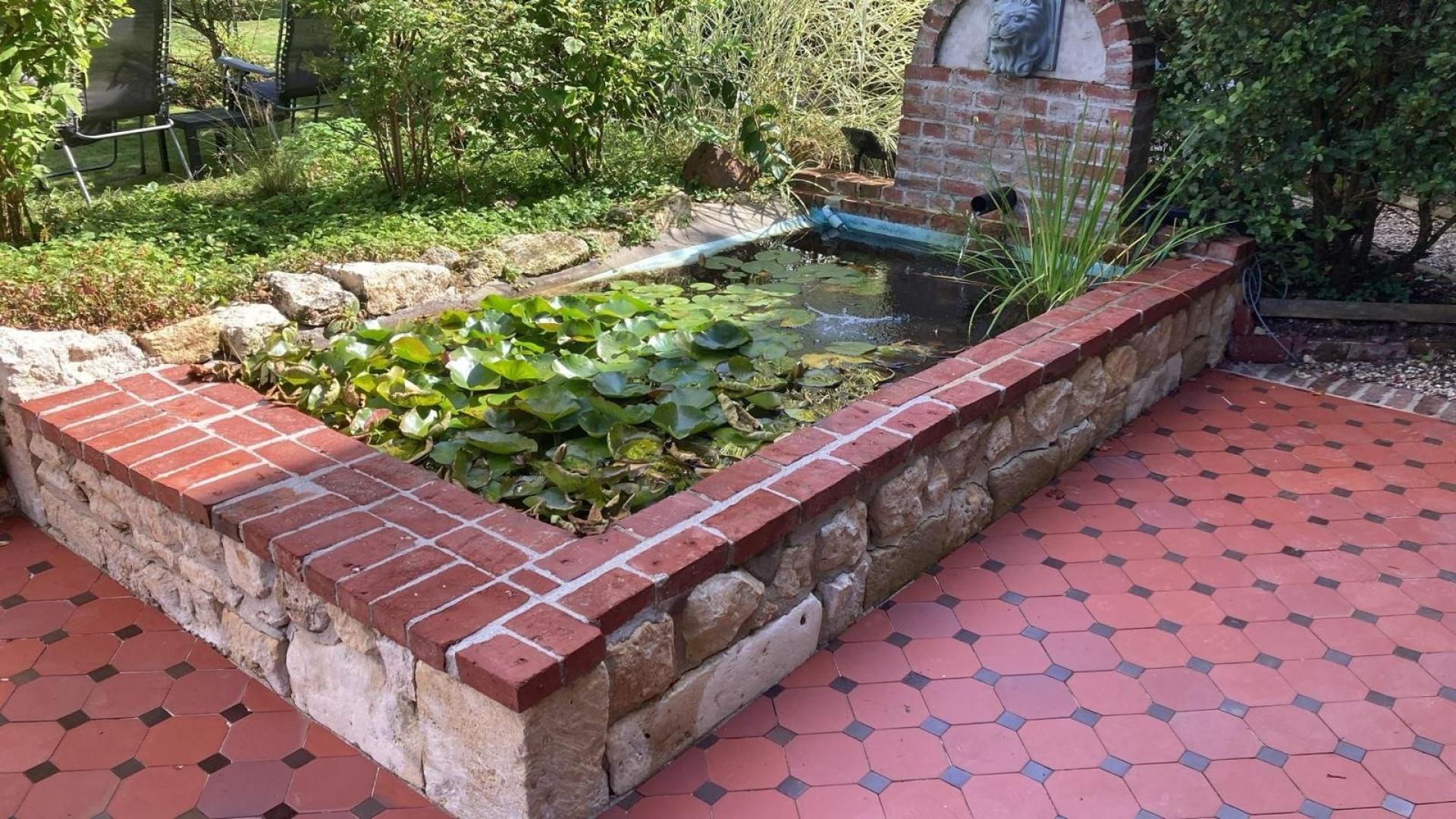 Photo 9 of the listing.