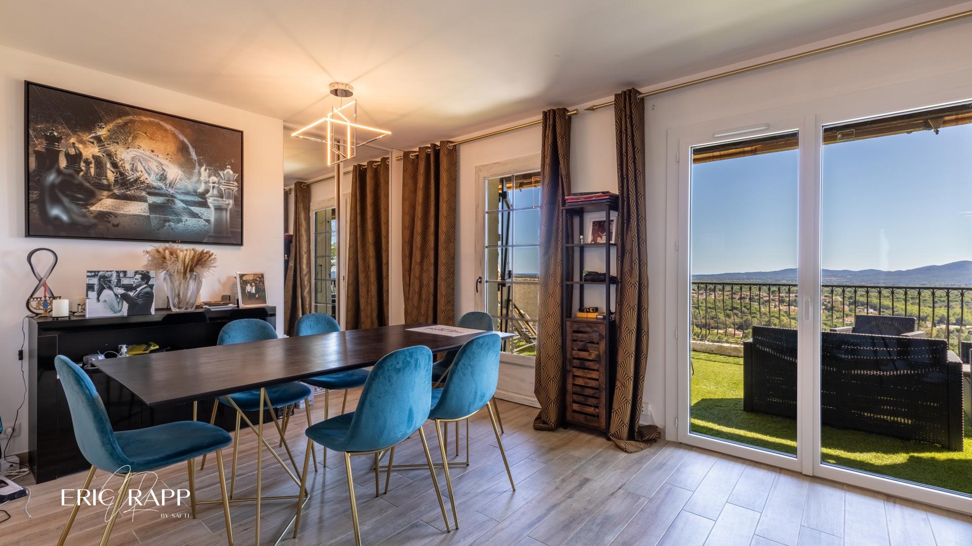 Photo 7 of the listing.