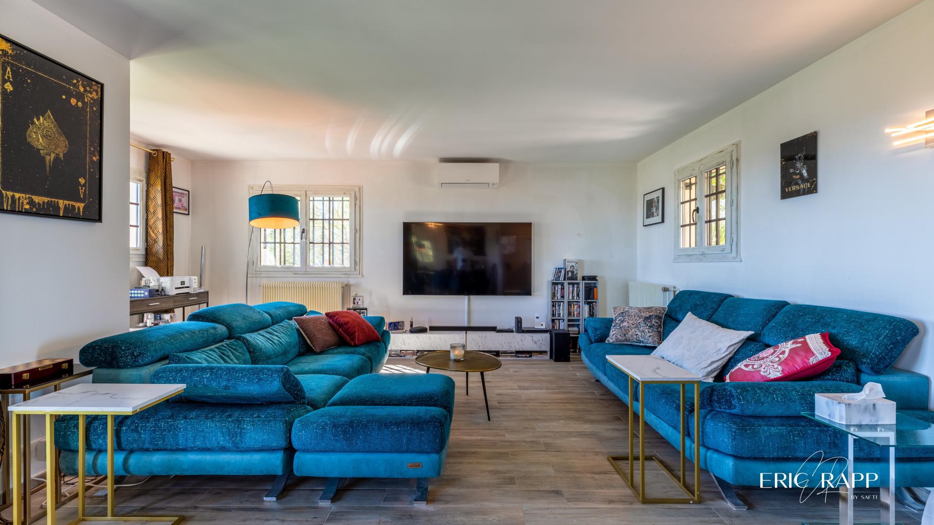 Photo 8 of the listing.