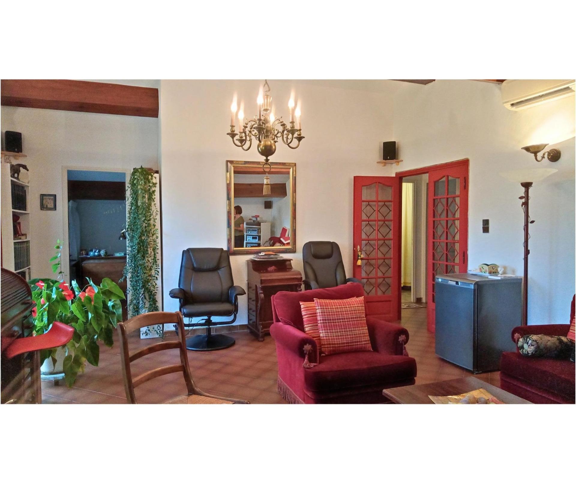 Photo 3 of the listing.