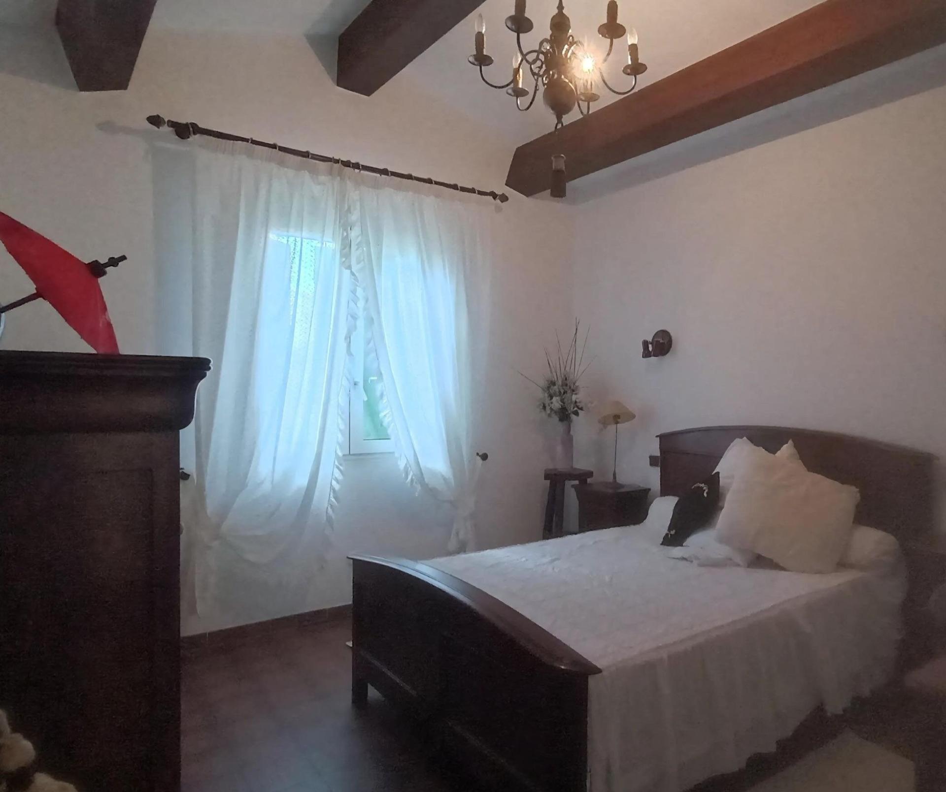 Photo 5 of the listing.