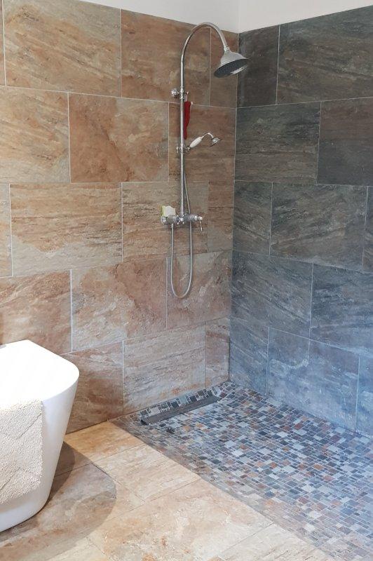 Photo 10 of the listing.