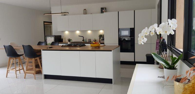 Photo 5 of the listing.