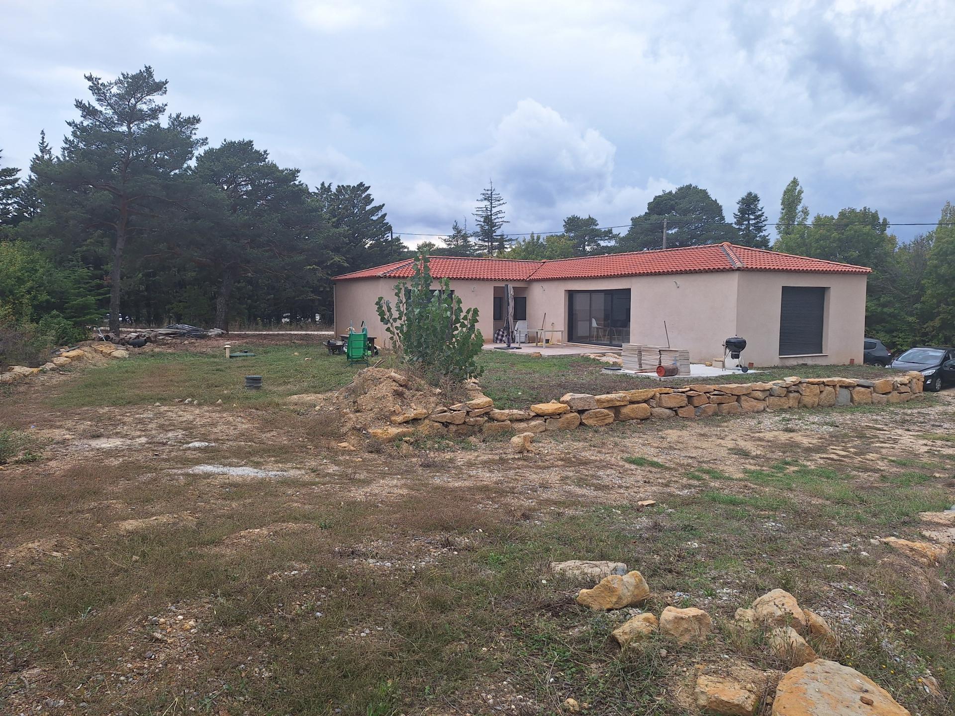 Photo 2 of the listing.