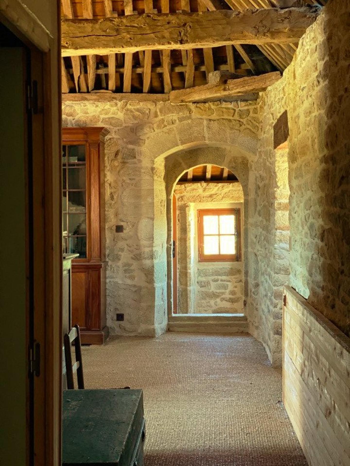 Photo 8 of the listing.