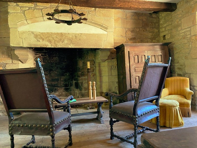 Photo 6 of the listing.