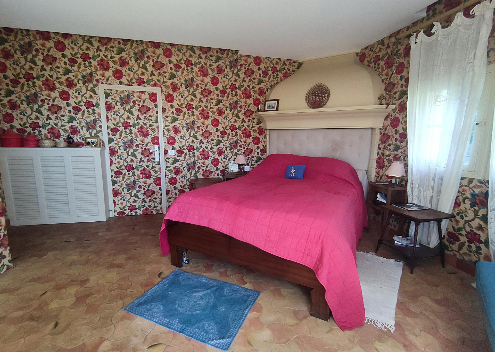 Photo 11 of the listing.