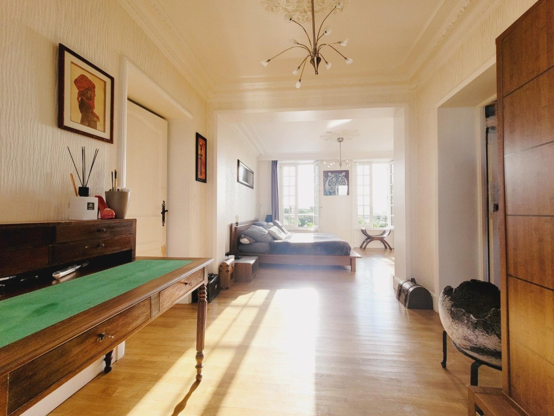 Photo 7 of the listing.