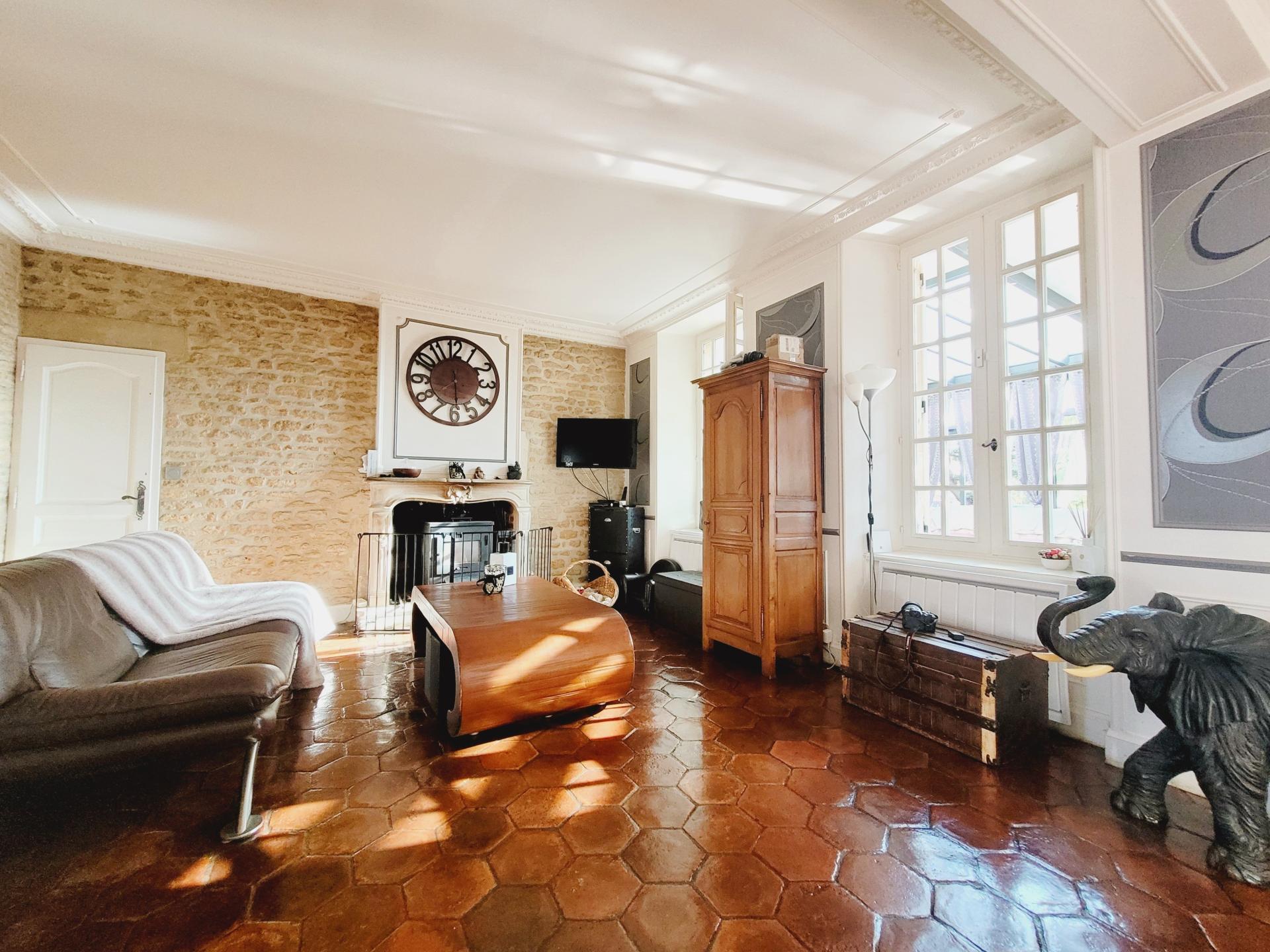 Photo 4 of the listing.