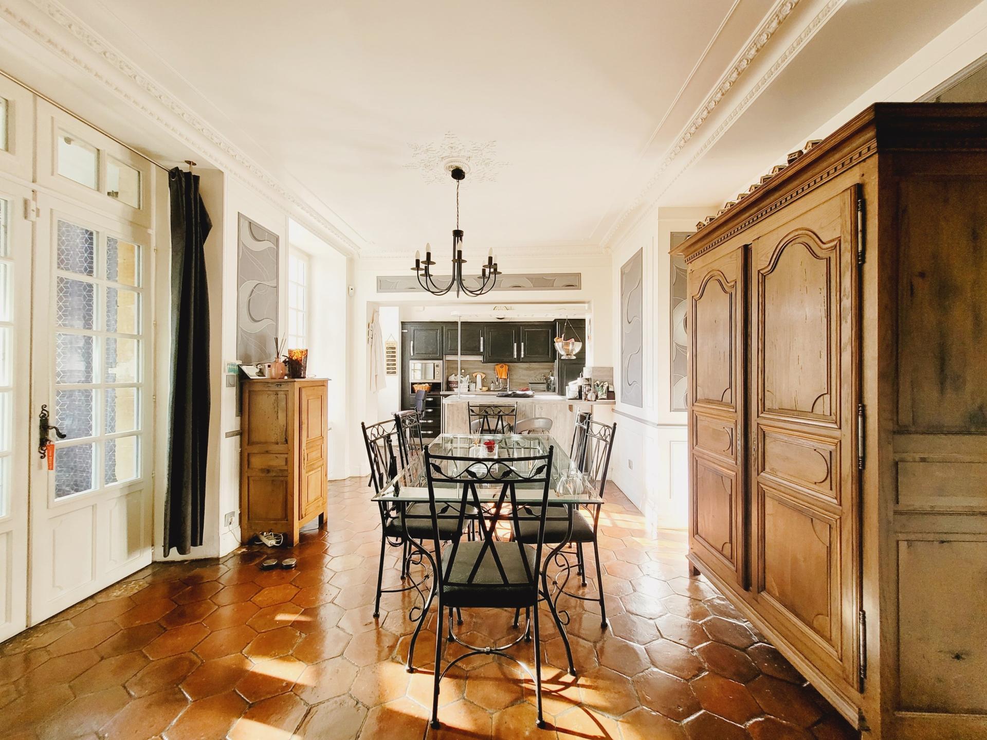 Photo 3 of the listing.