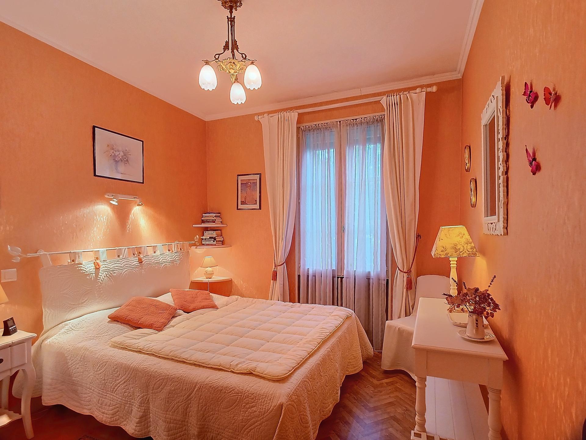 Photo 6 of the listing.