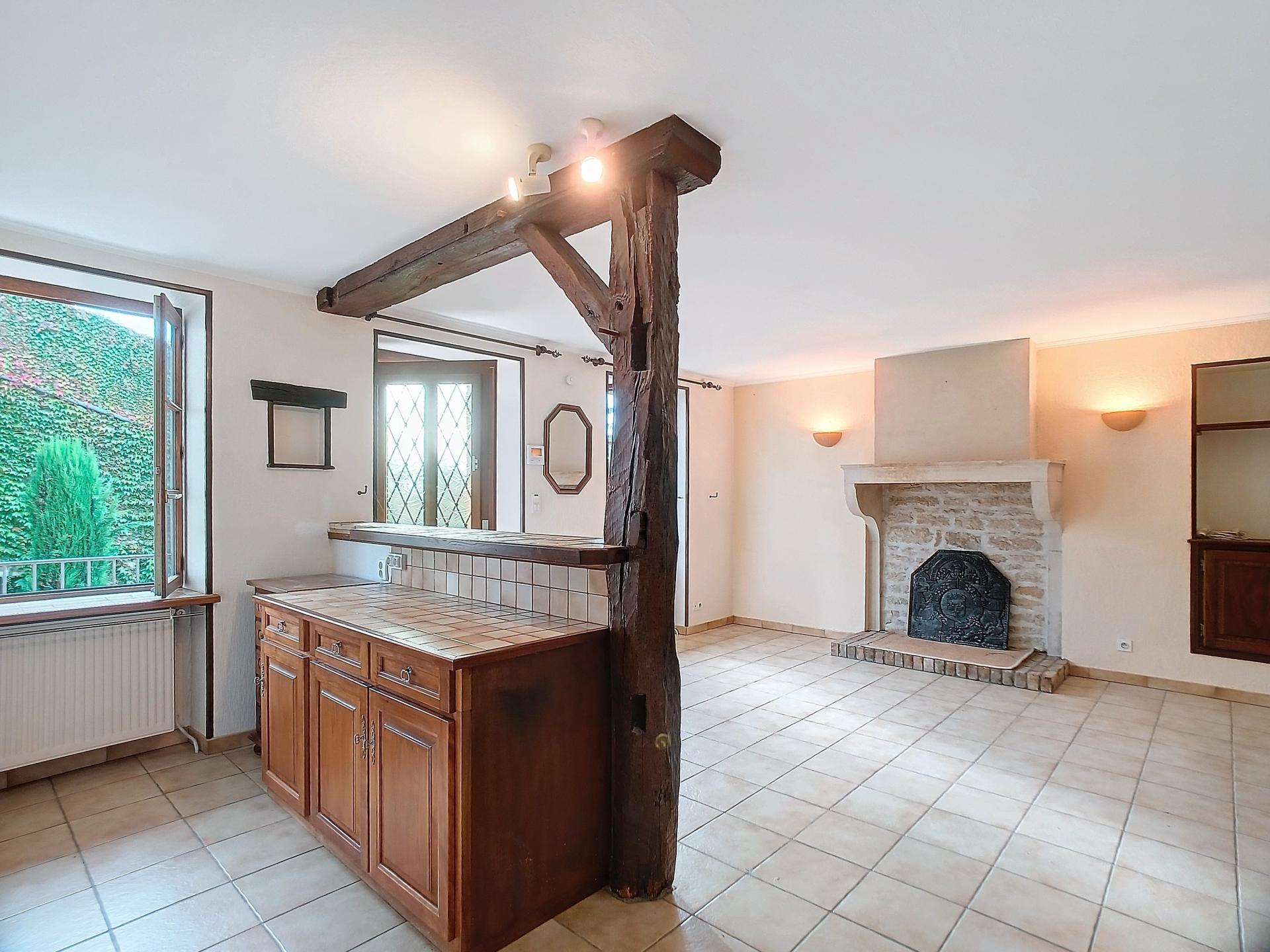 Photo 9 of the listing.