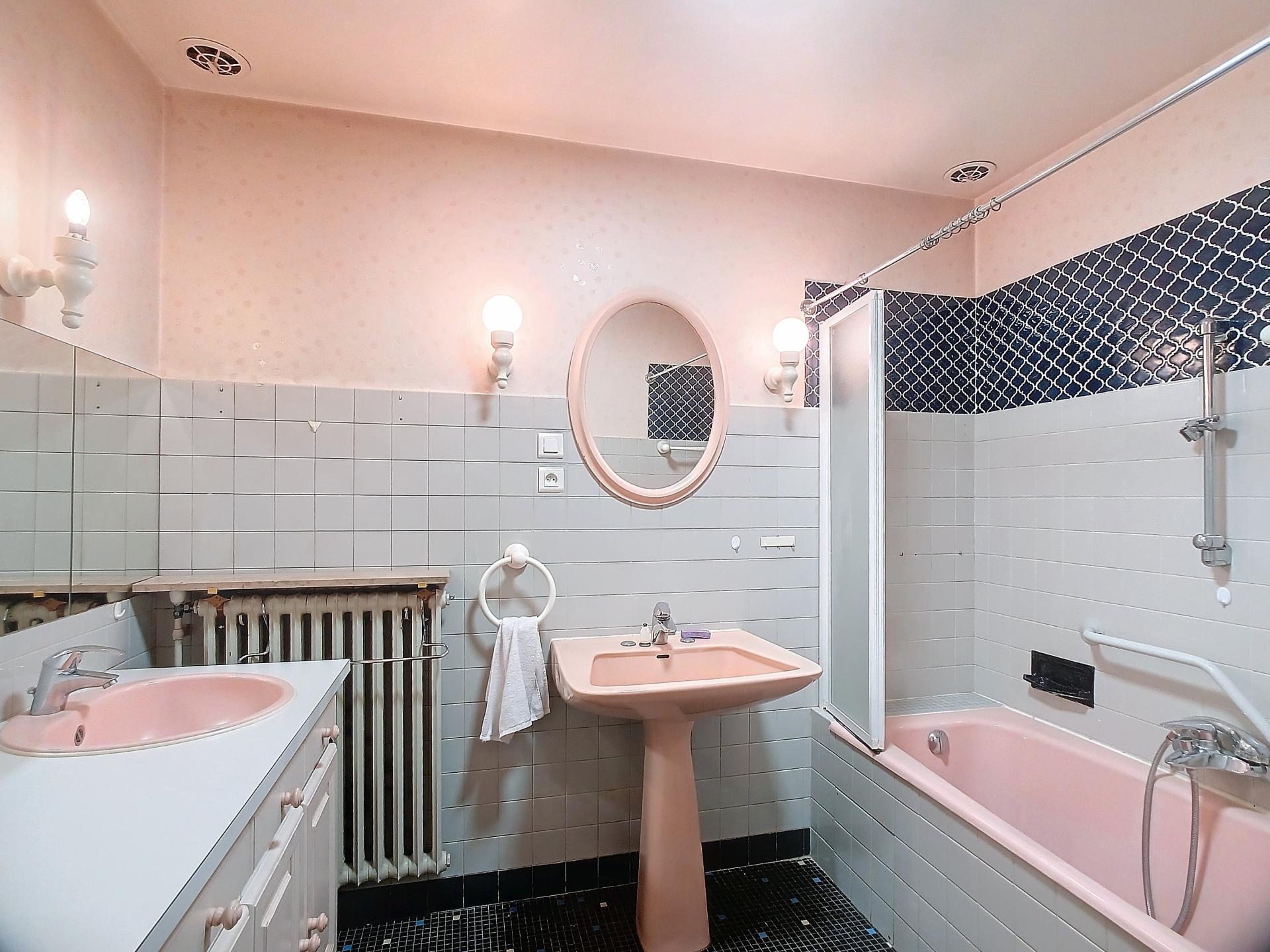 Photo 8 of the listing.