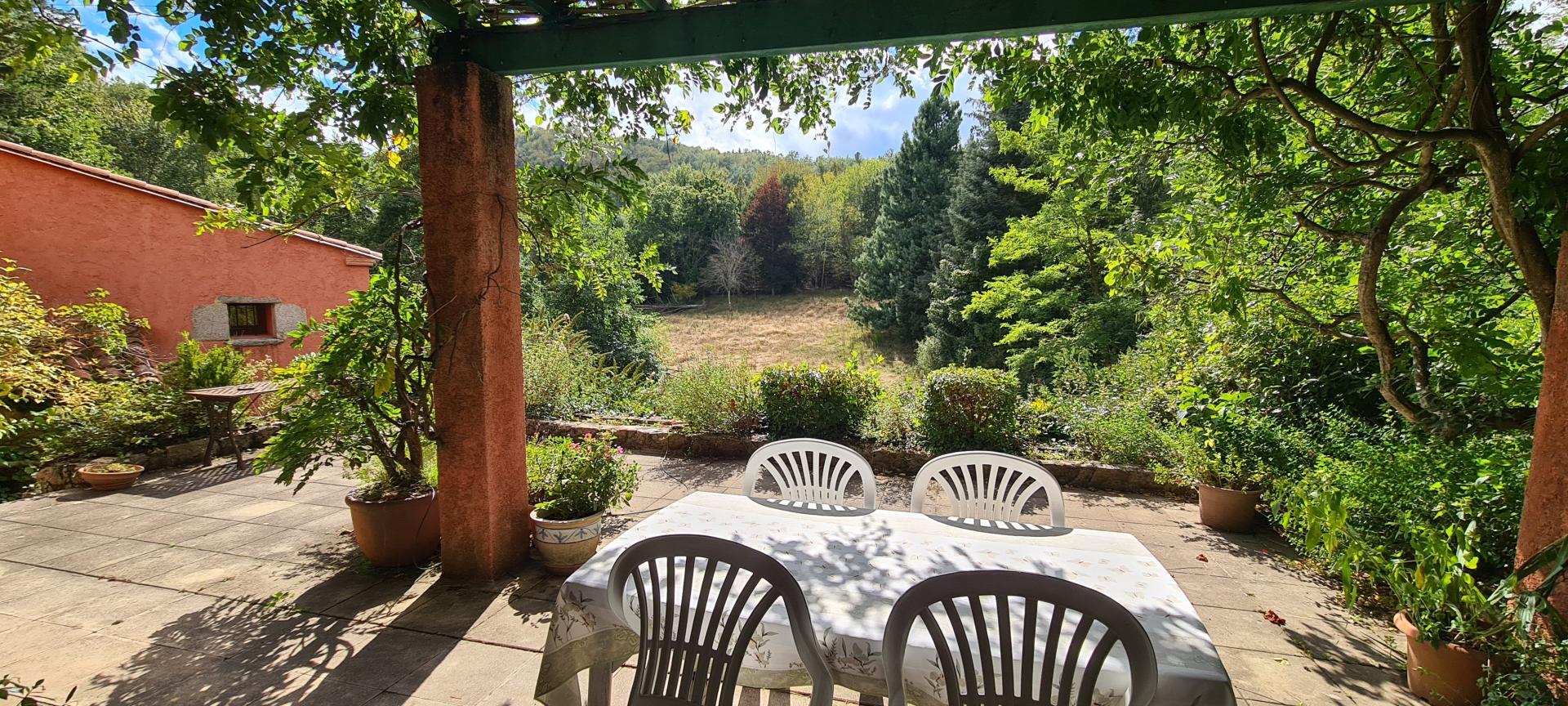 Photo 10 of the listing.