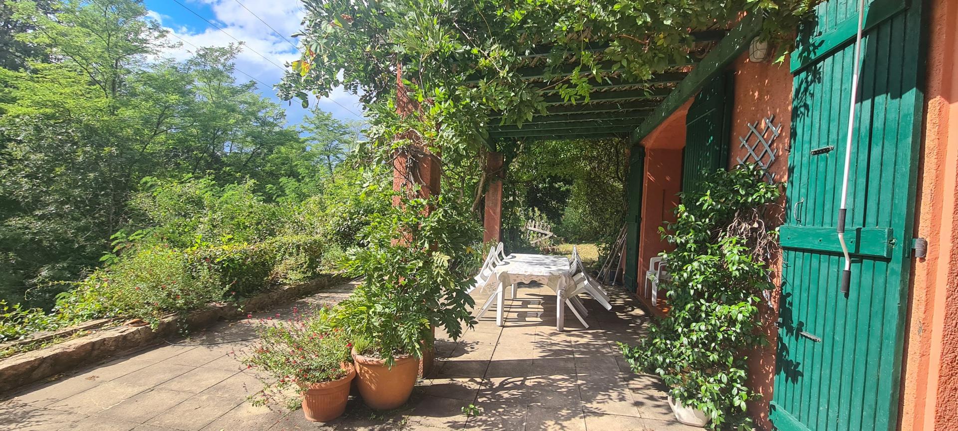 Photo 8 of the listing.