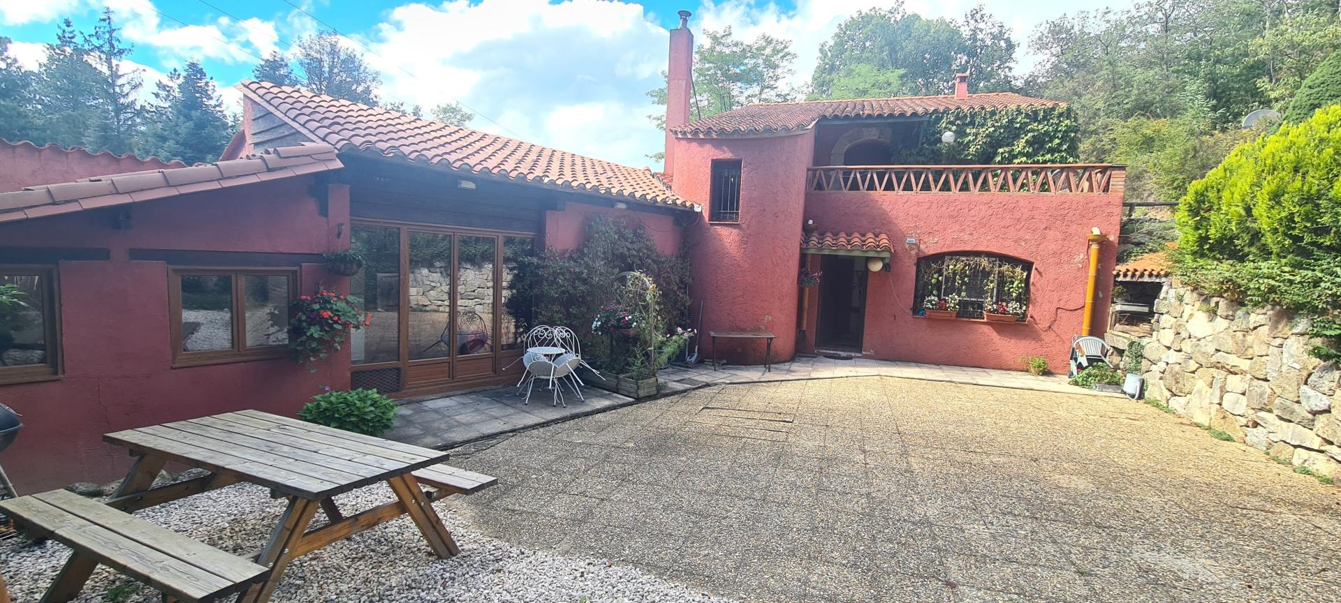 Photo 6 of the listing.