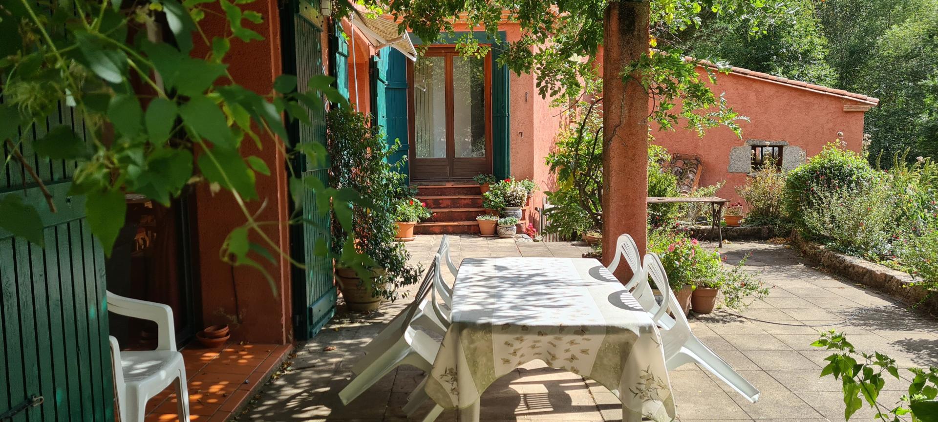 Photo 9 of the listing.