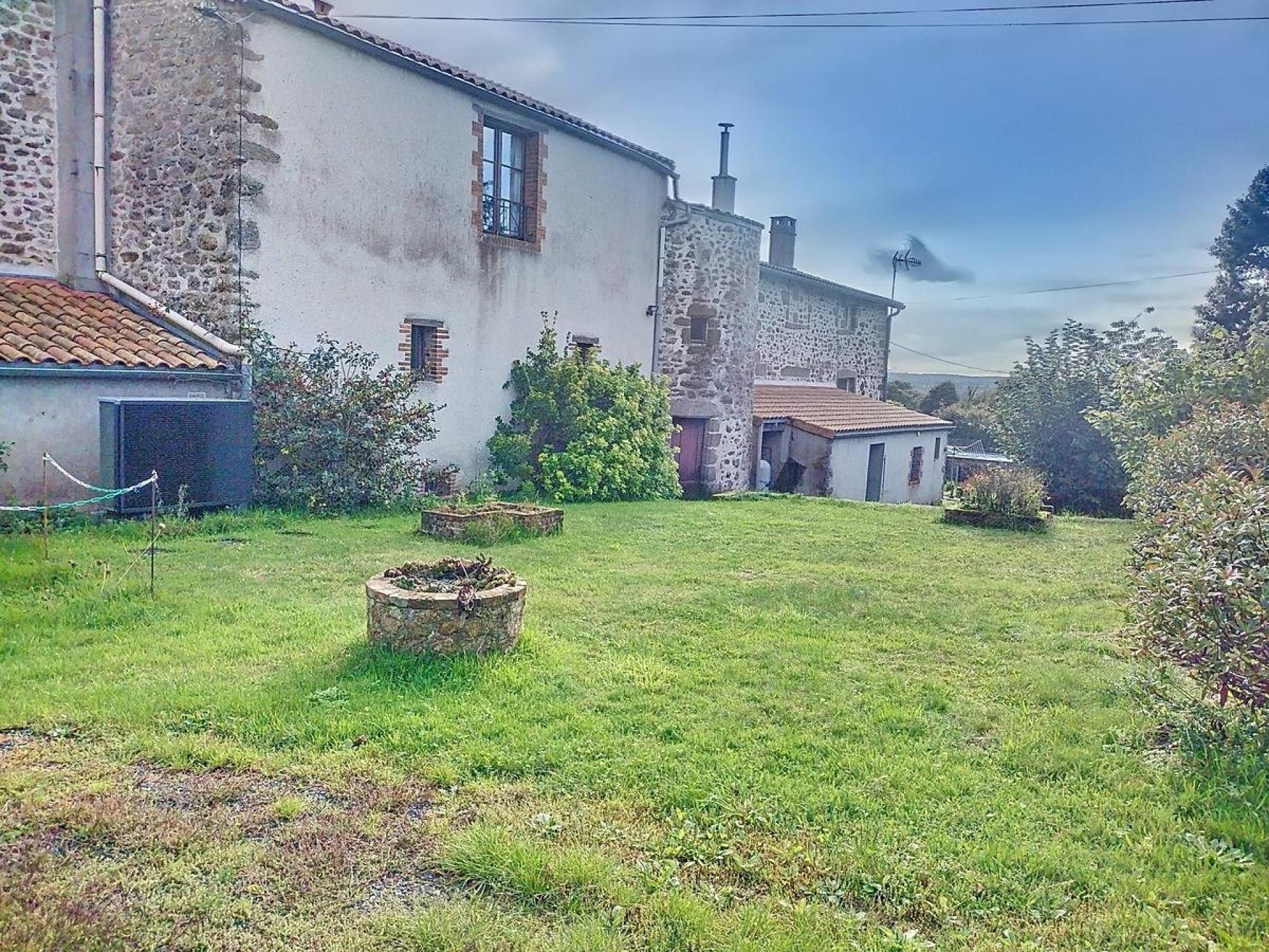 Photo 3 of the listing.