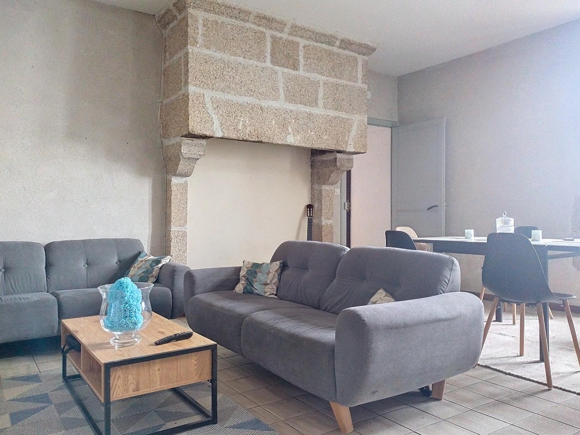 Photo 7 of the listing.