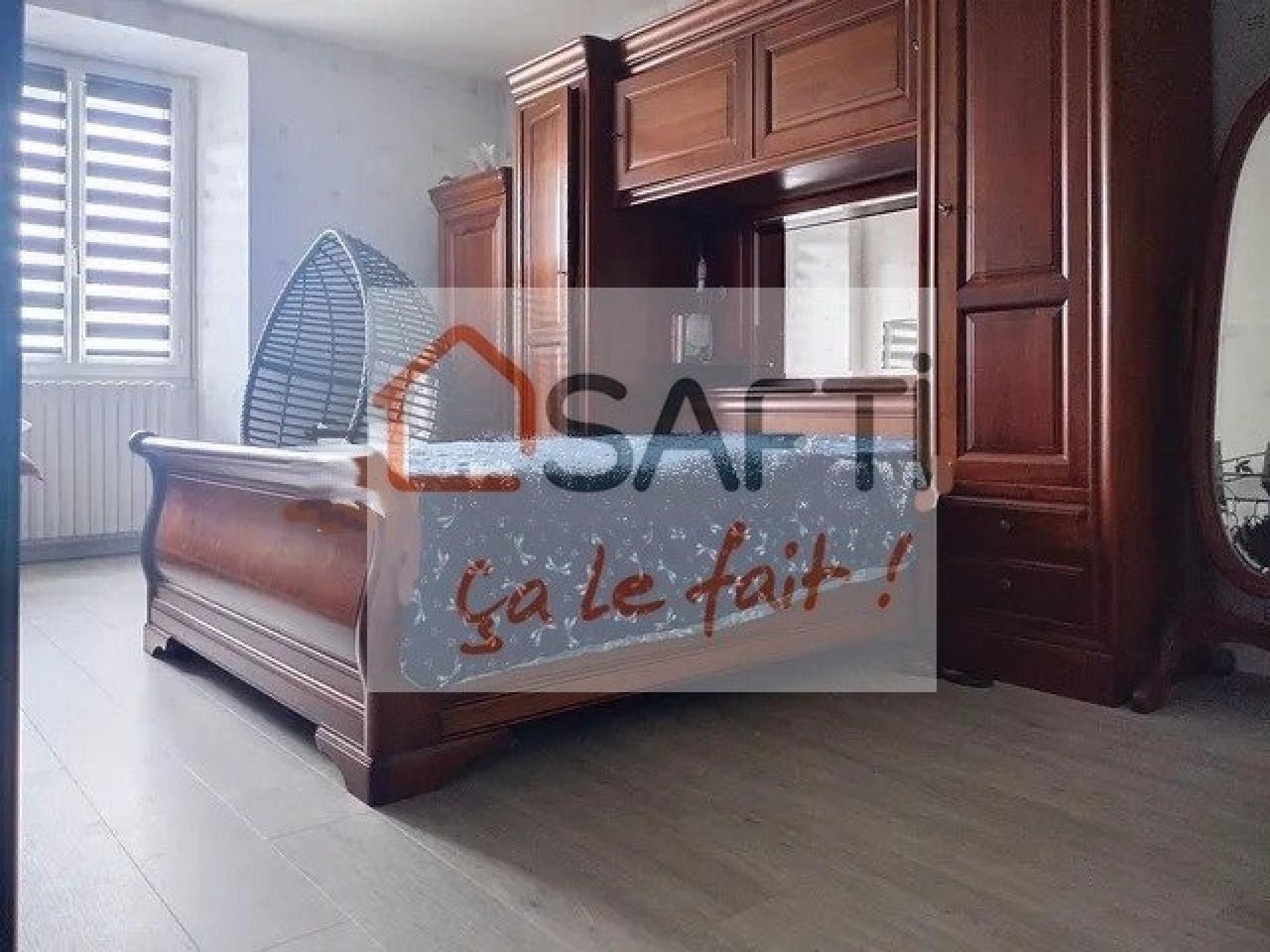 Photo 8 of the listing.