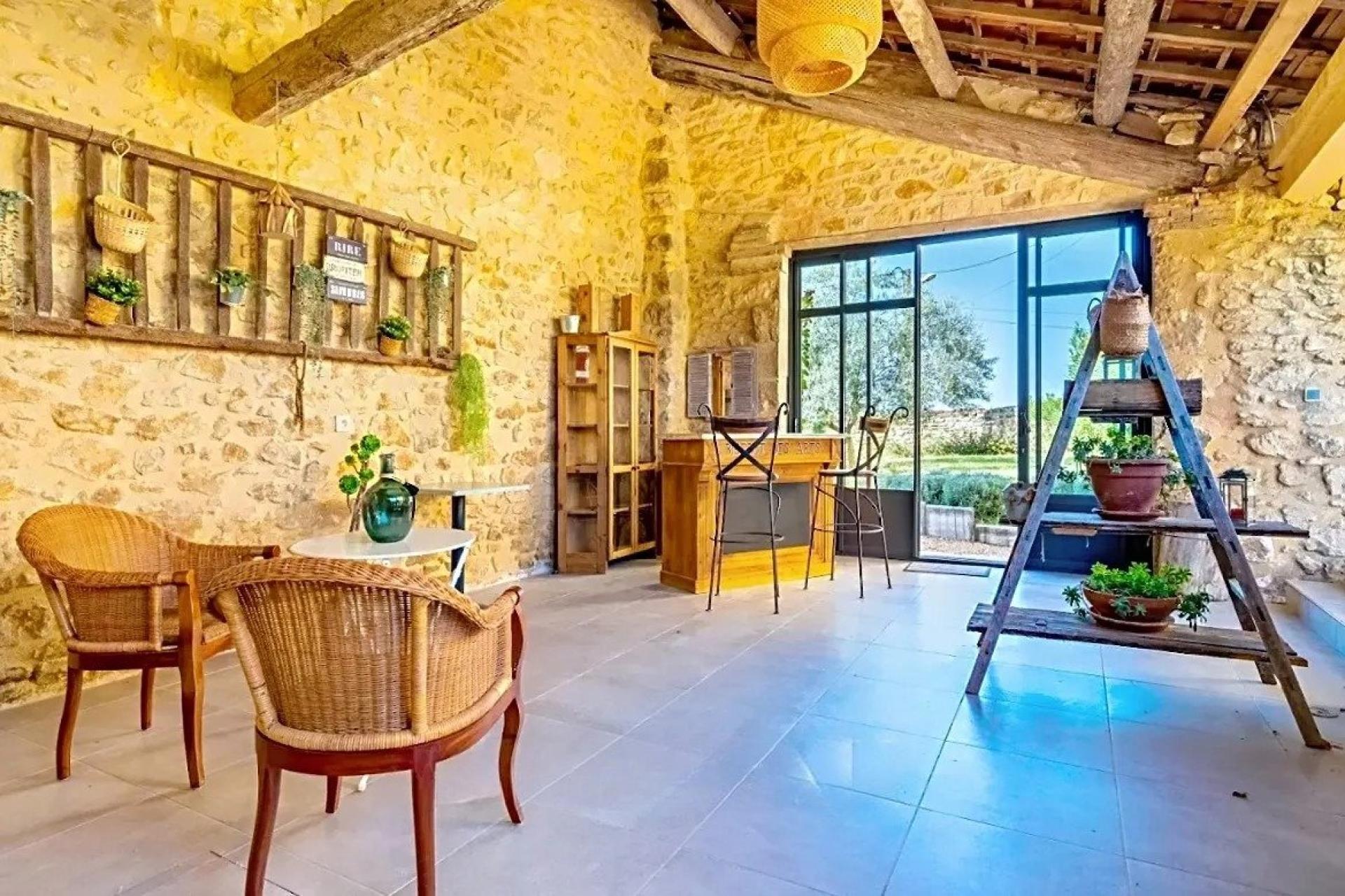 Photo 8 of the listing.