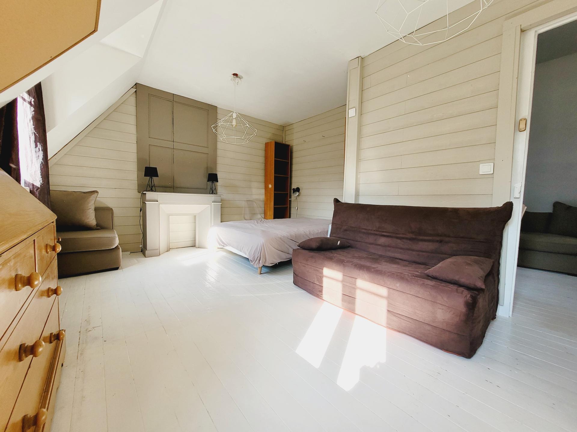 Photo 14 of the listing.