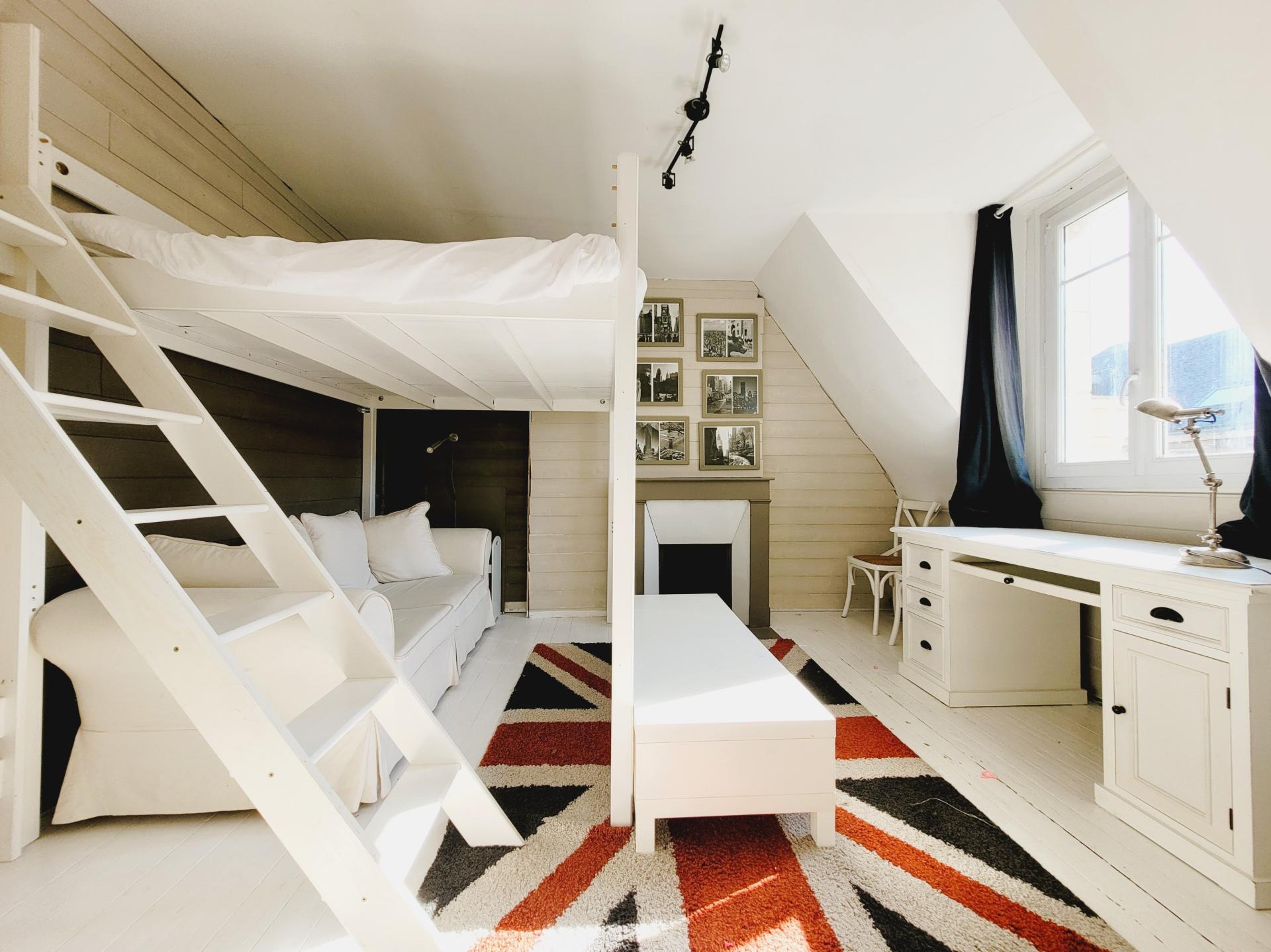 Photo 15 of the listing.