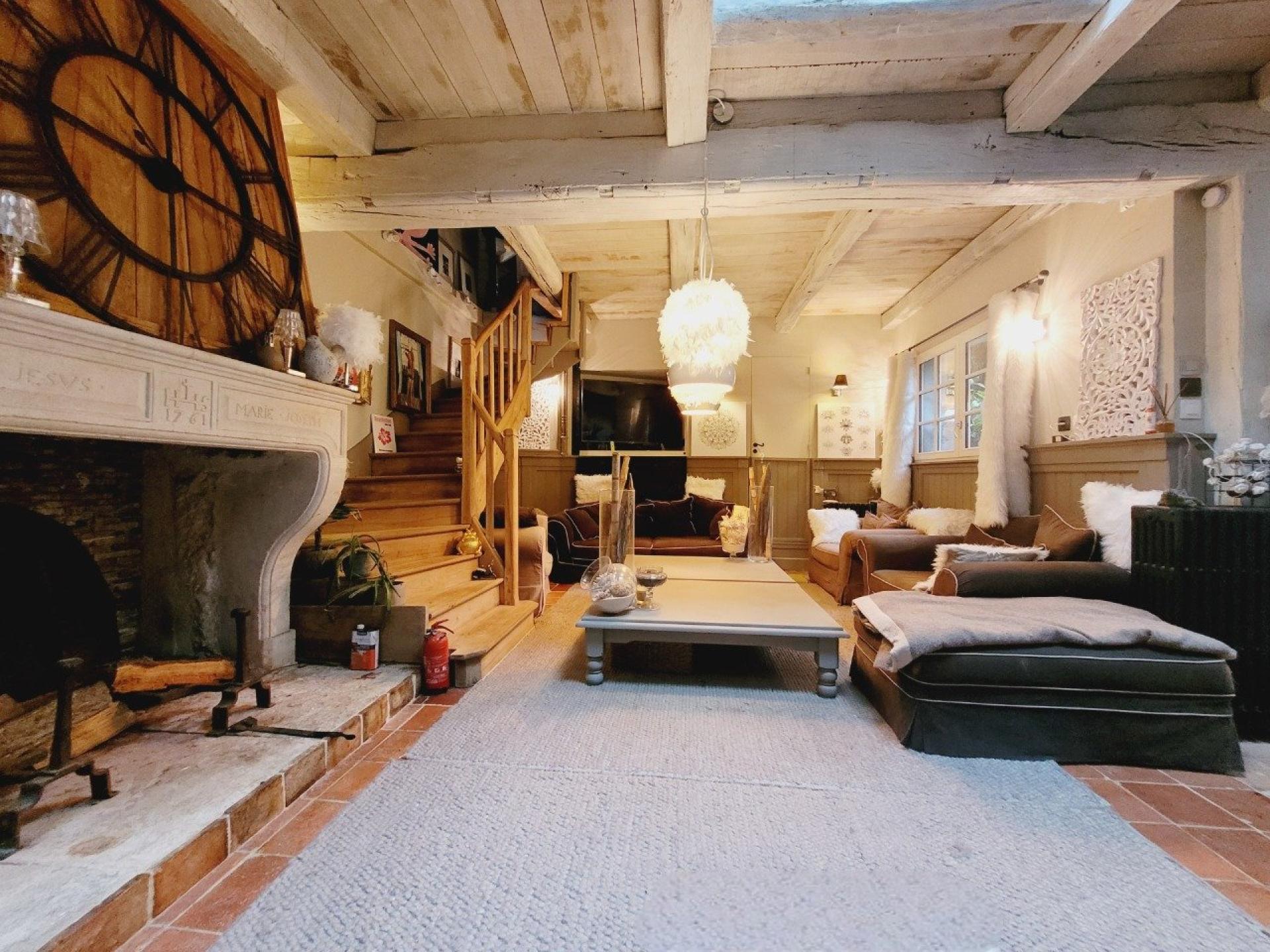 Photo 10 of the listing.