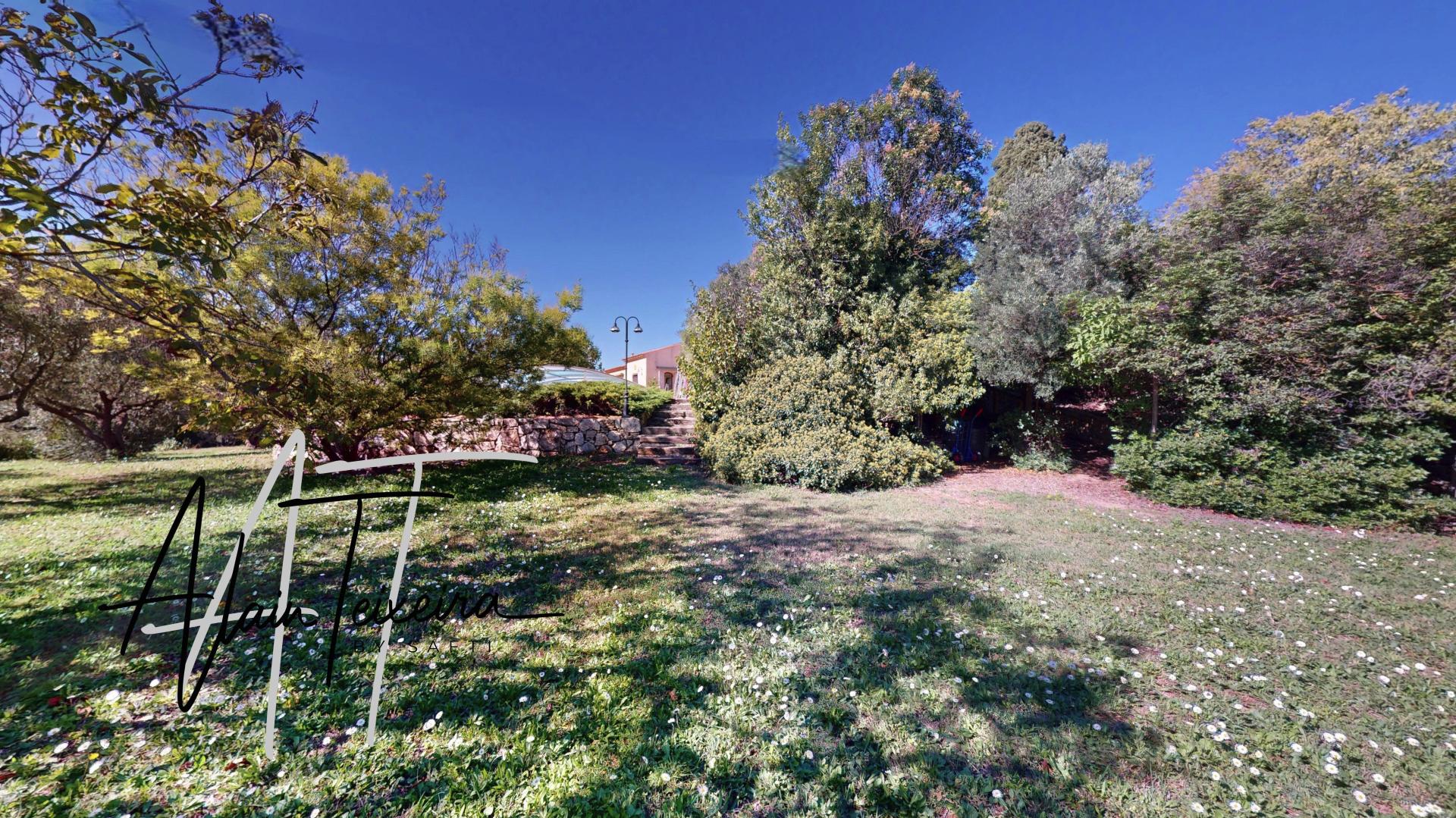 Photo 9 of the listing.