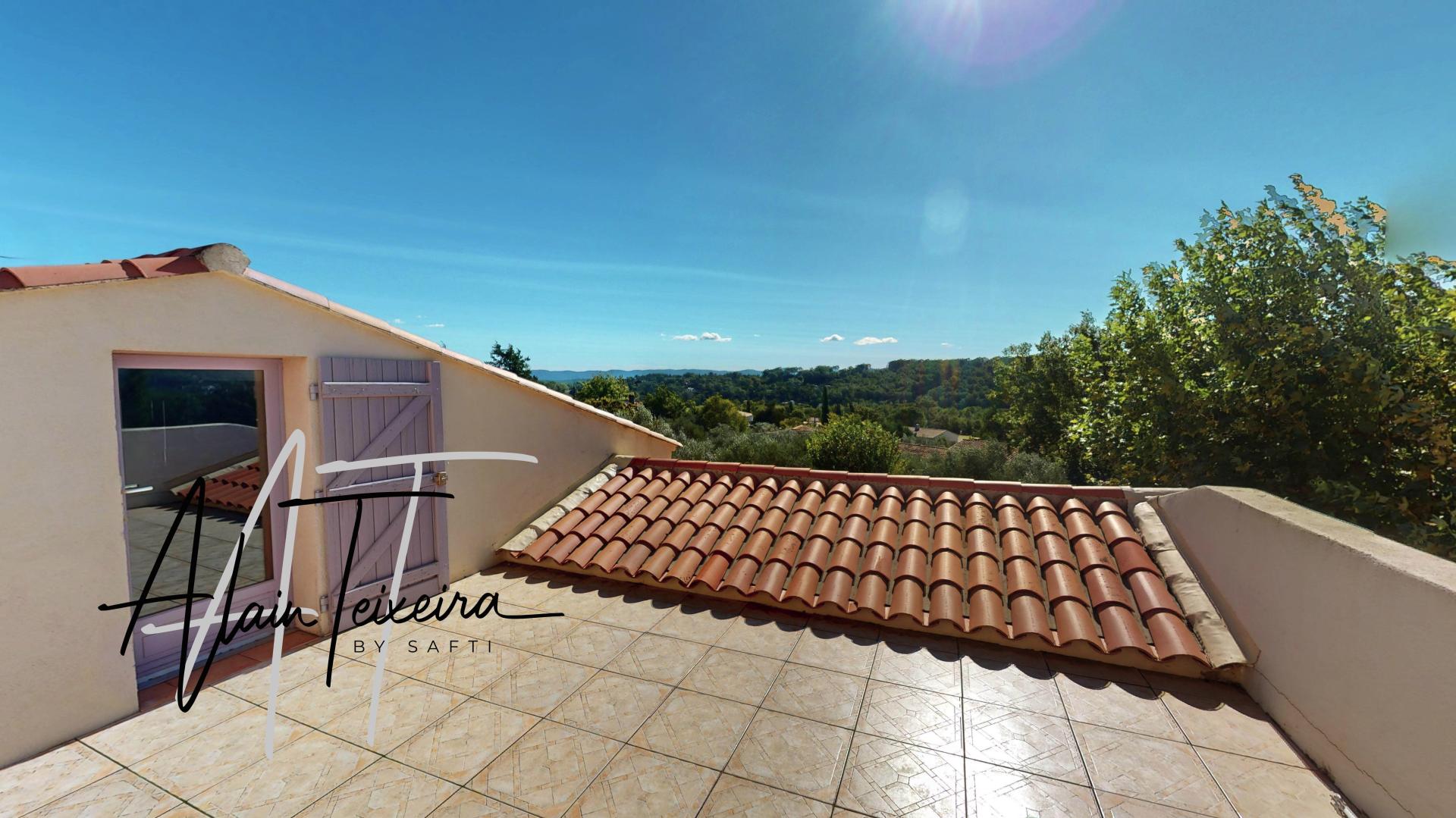 Photo 10 of the listing.