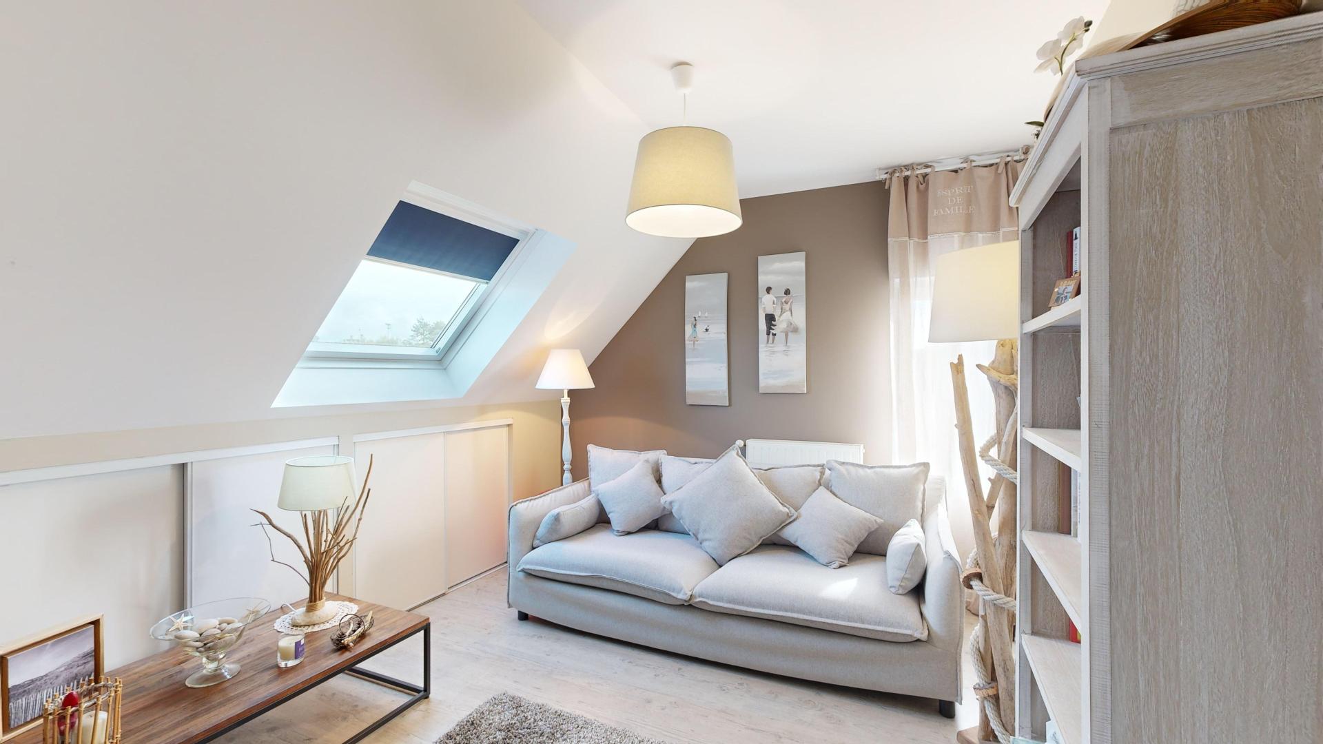 Photo 13 of the listing.