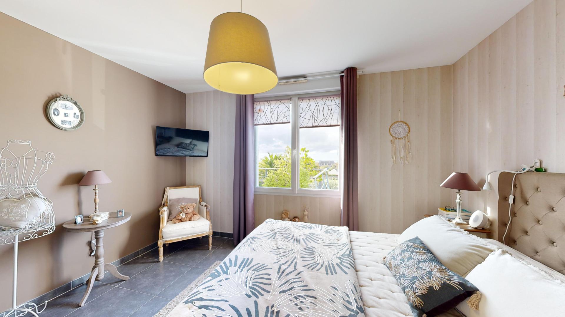 Photo 9 of the listing.