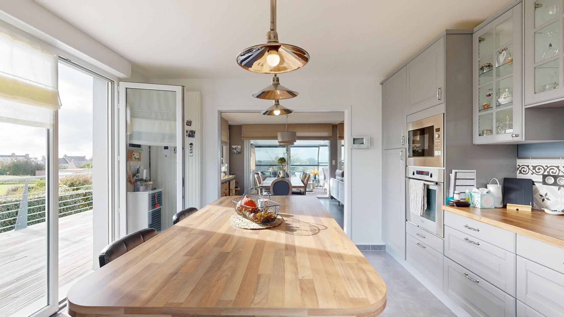 Photo 7 of the listing.