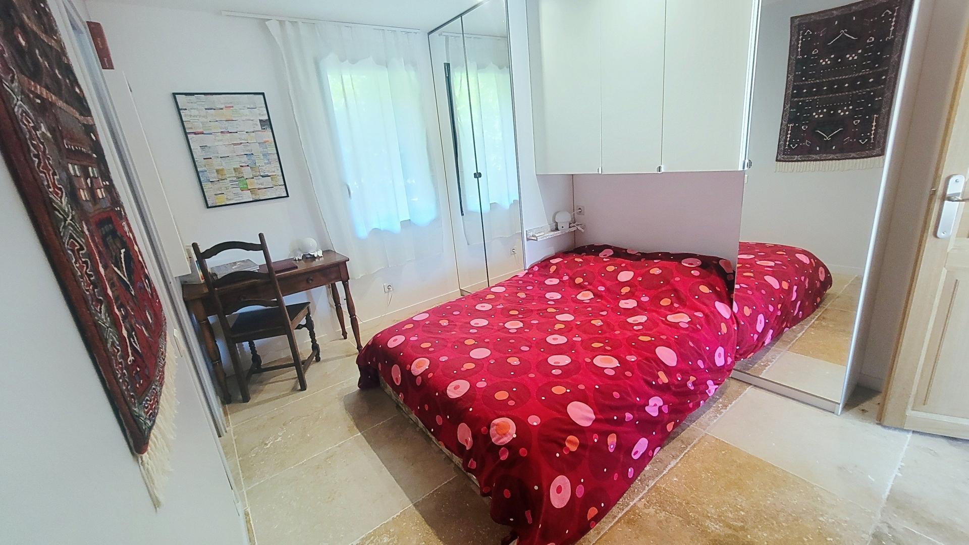 Photo 8 of the listing.