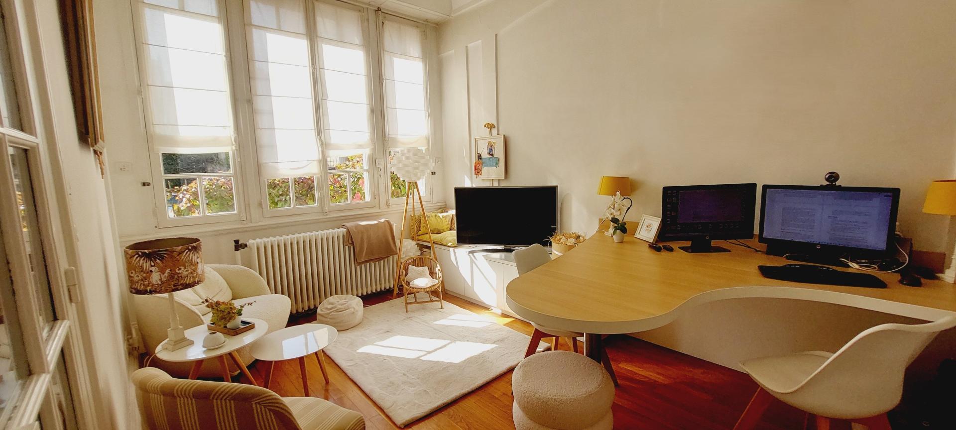 Photo 4 of the listing.