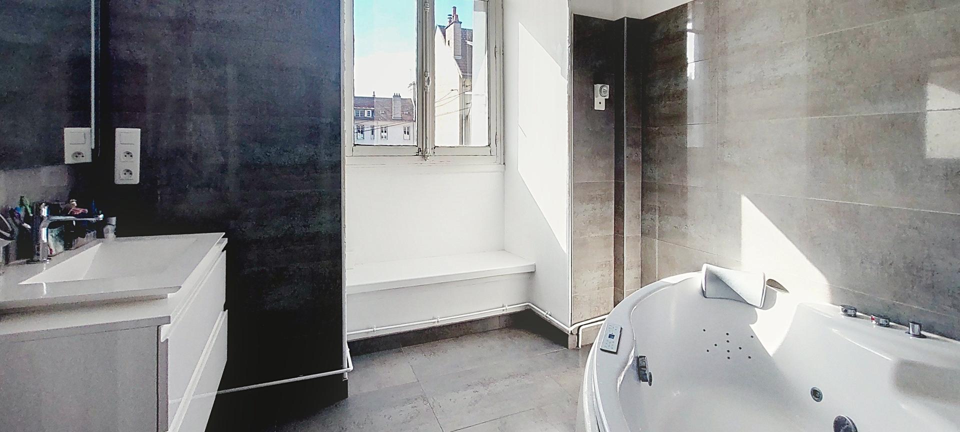 Photo 16 of the listing.