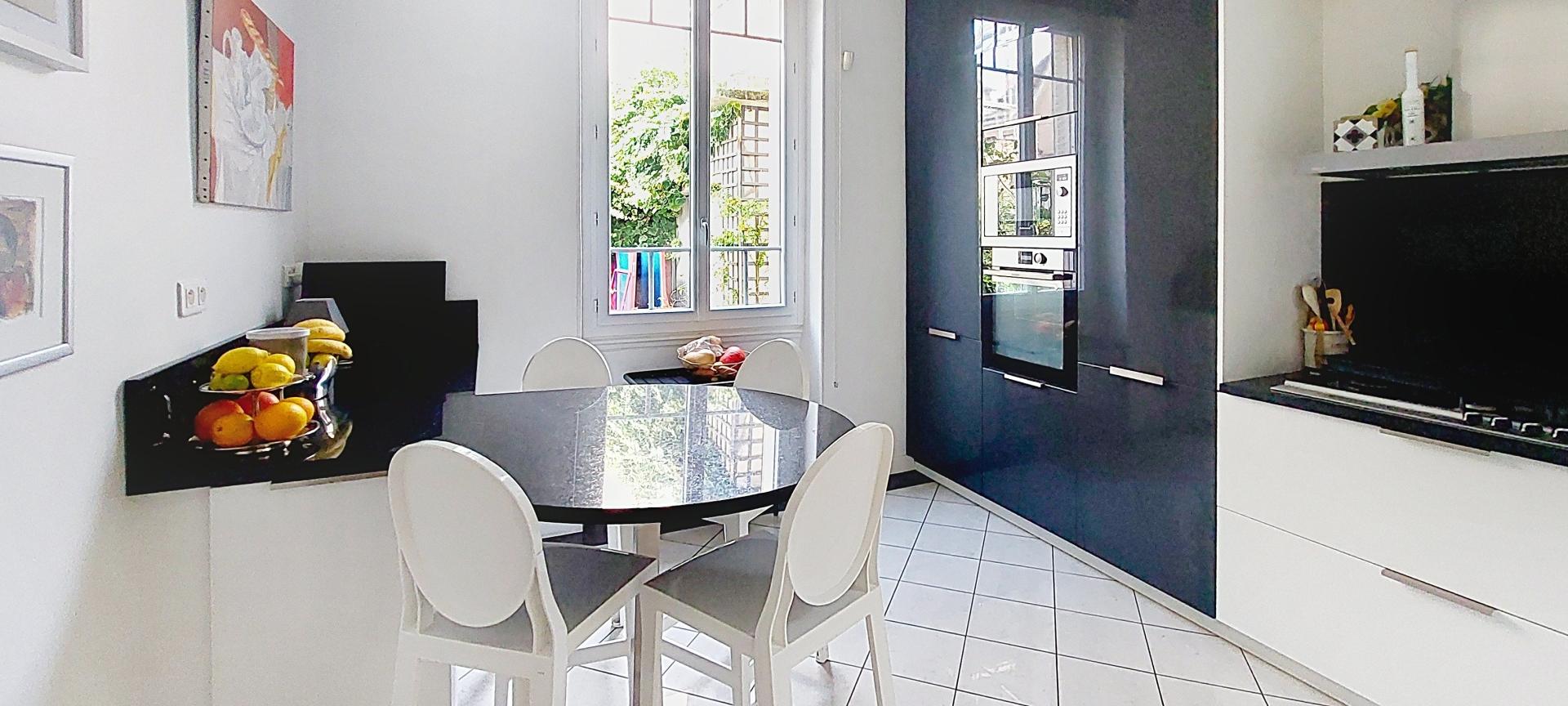 Photo 5 of the listing.