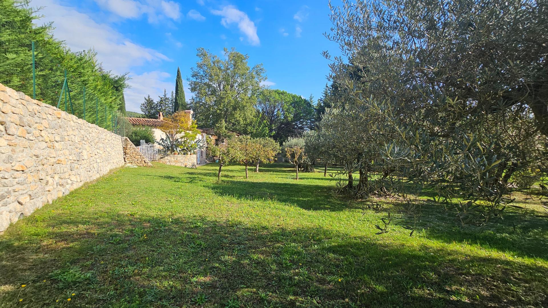 Photo 9 of the listing.