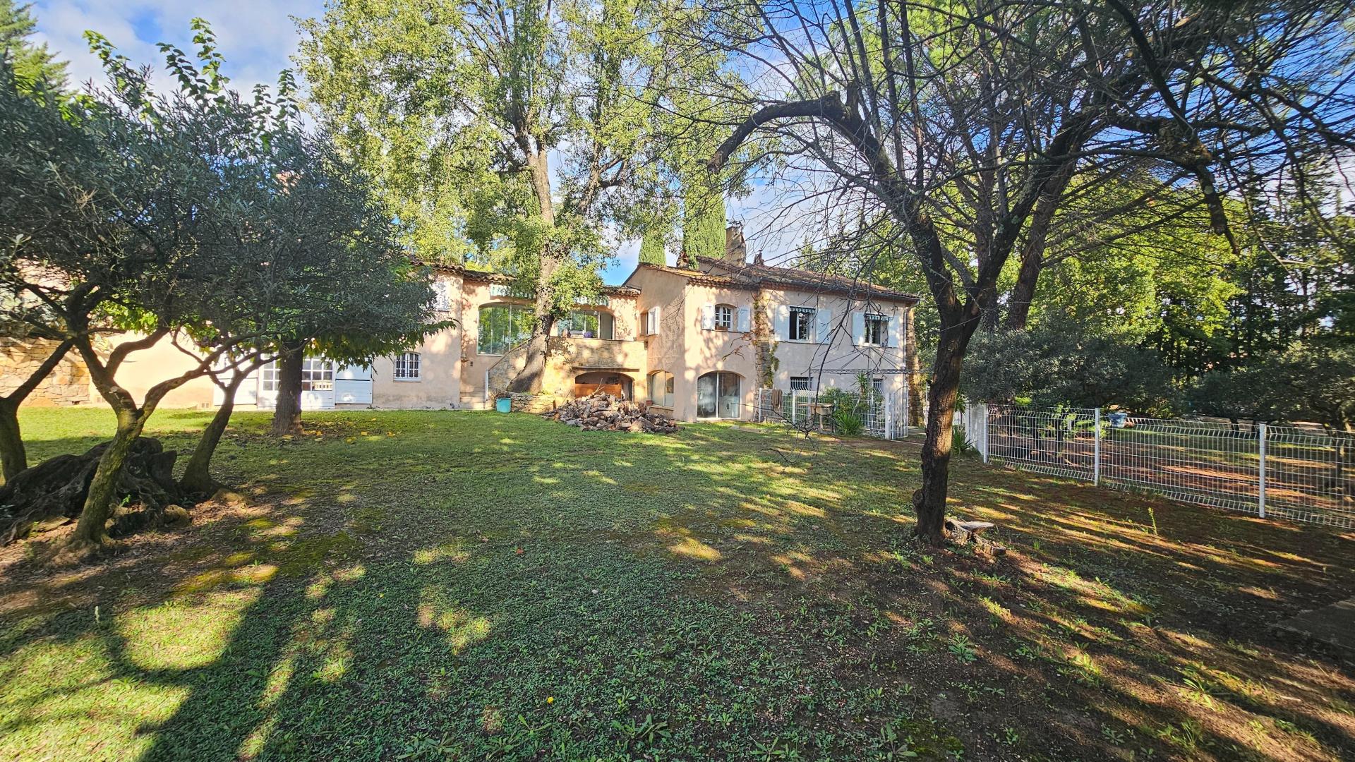 Photo 7 of the listing.