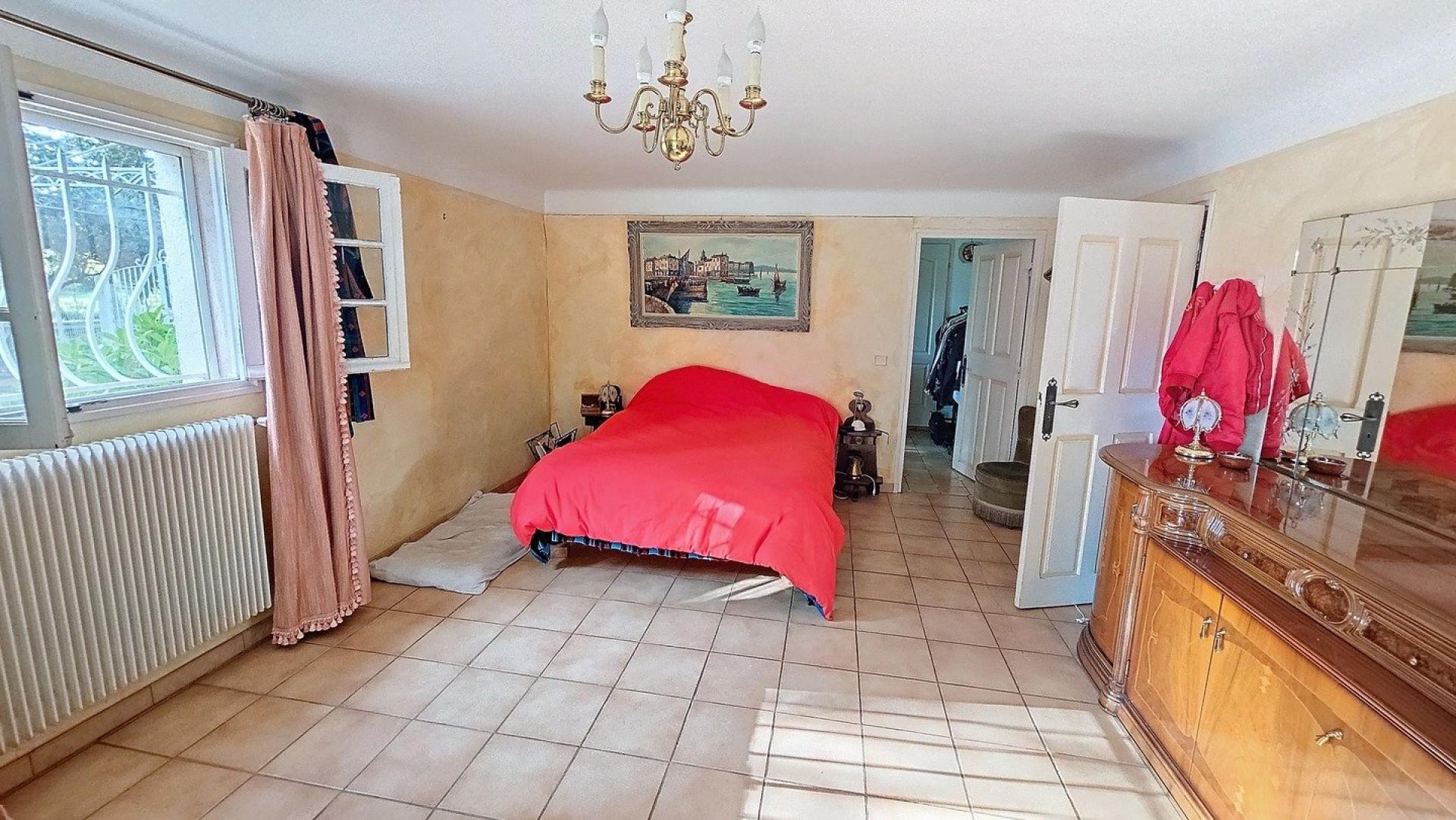 Photo 17 of the listing.