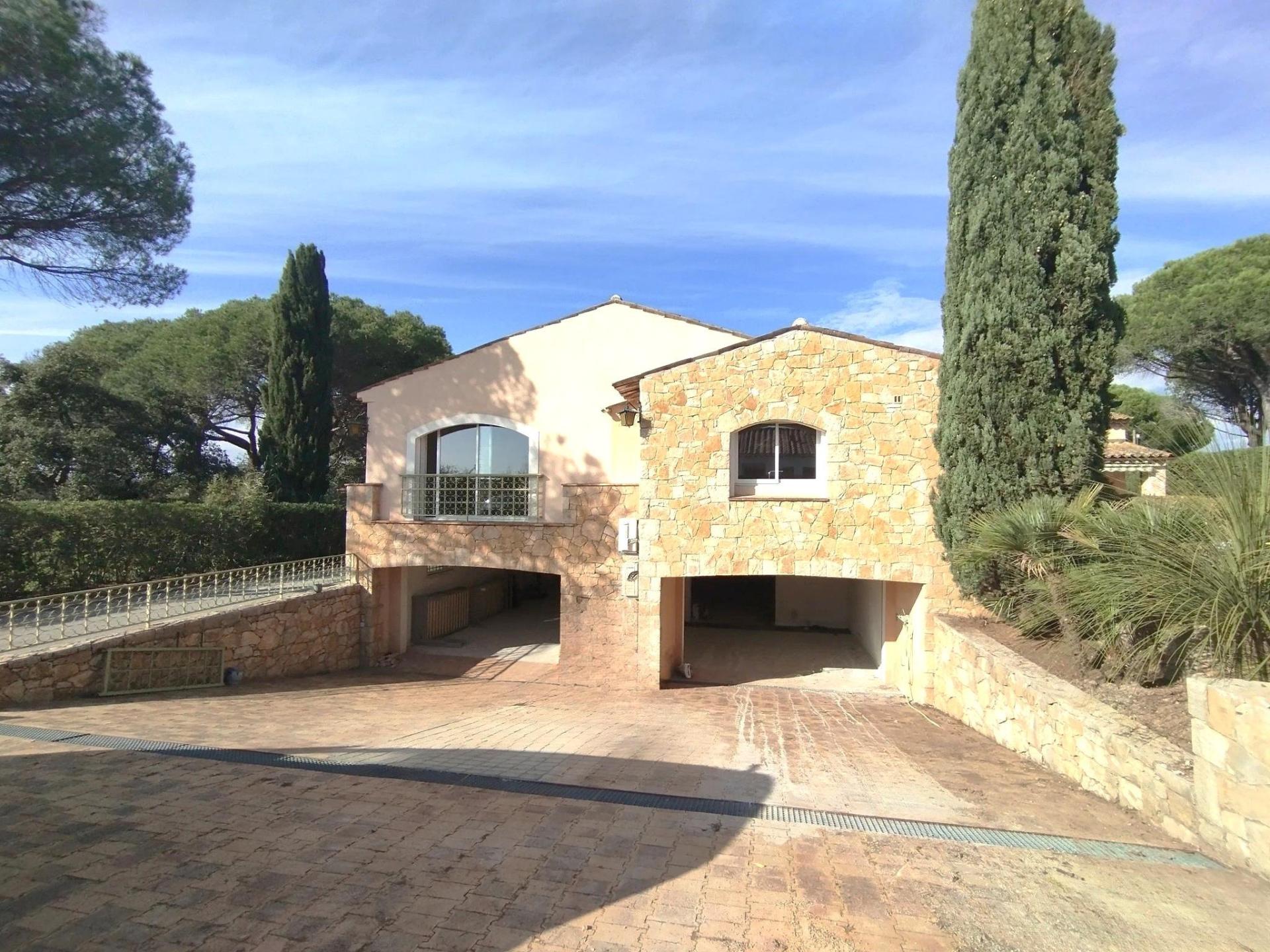 Photo 8 of the listing.