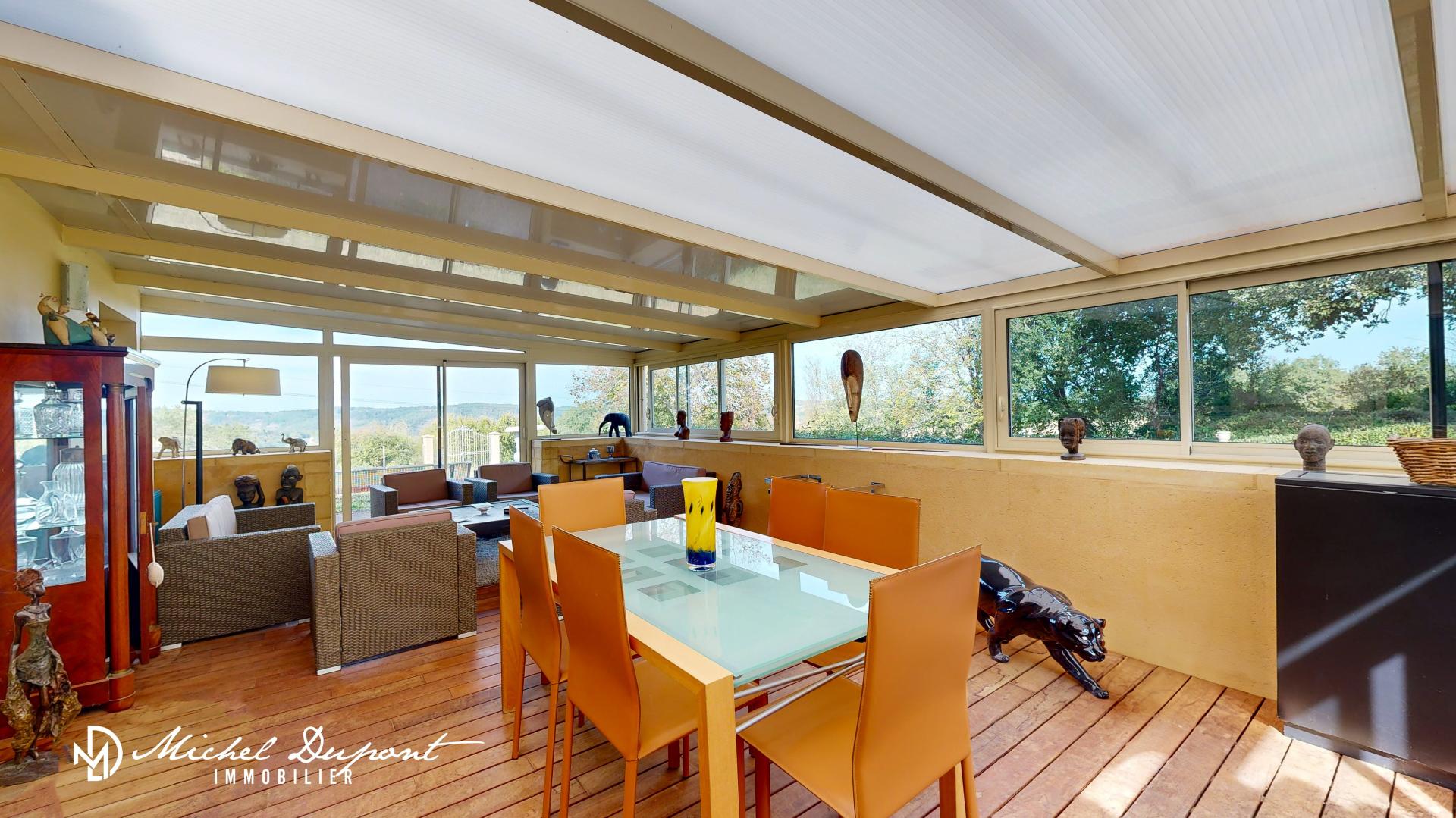 Photo 6 of the listing.