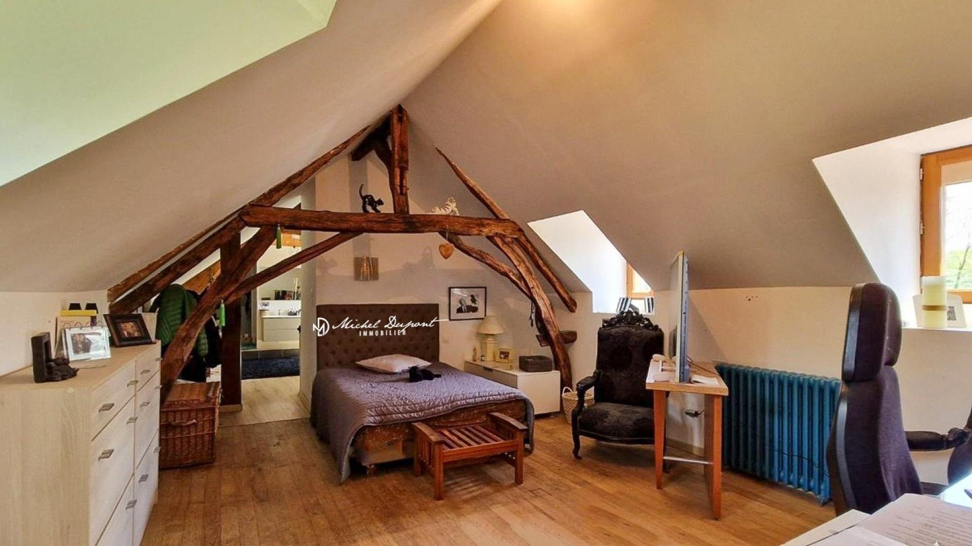 Photo 8 of the listing.