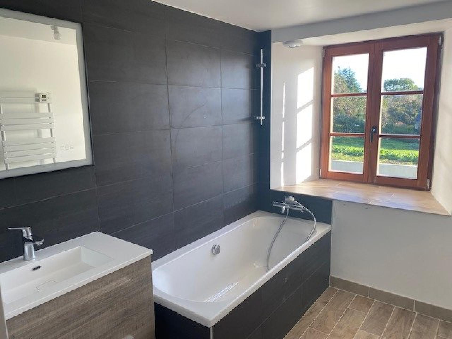 Photo 6 of the listing.