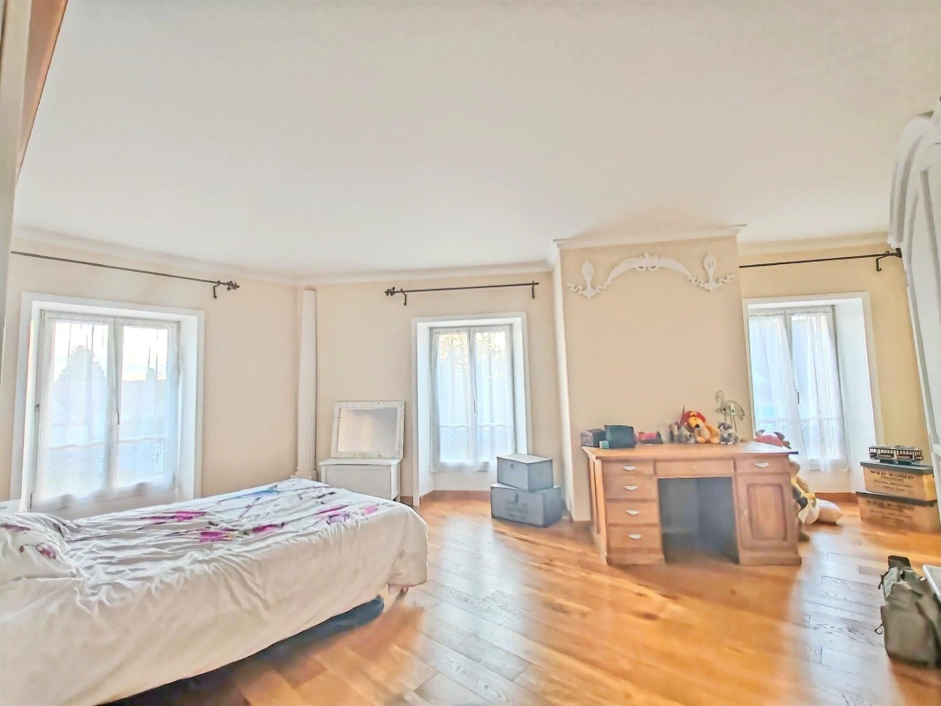 Photo 12 of the listing.