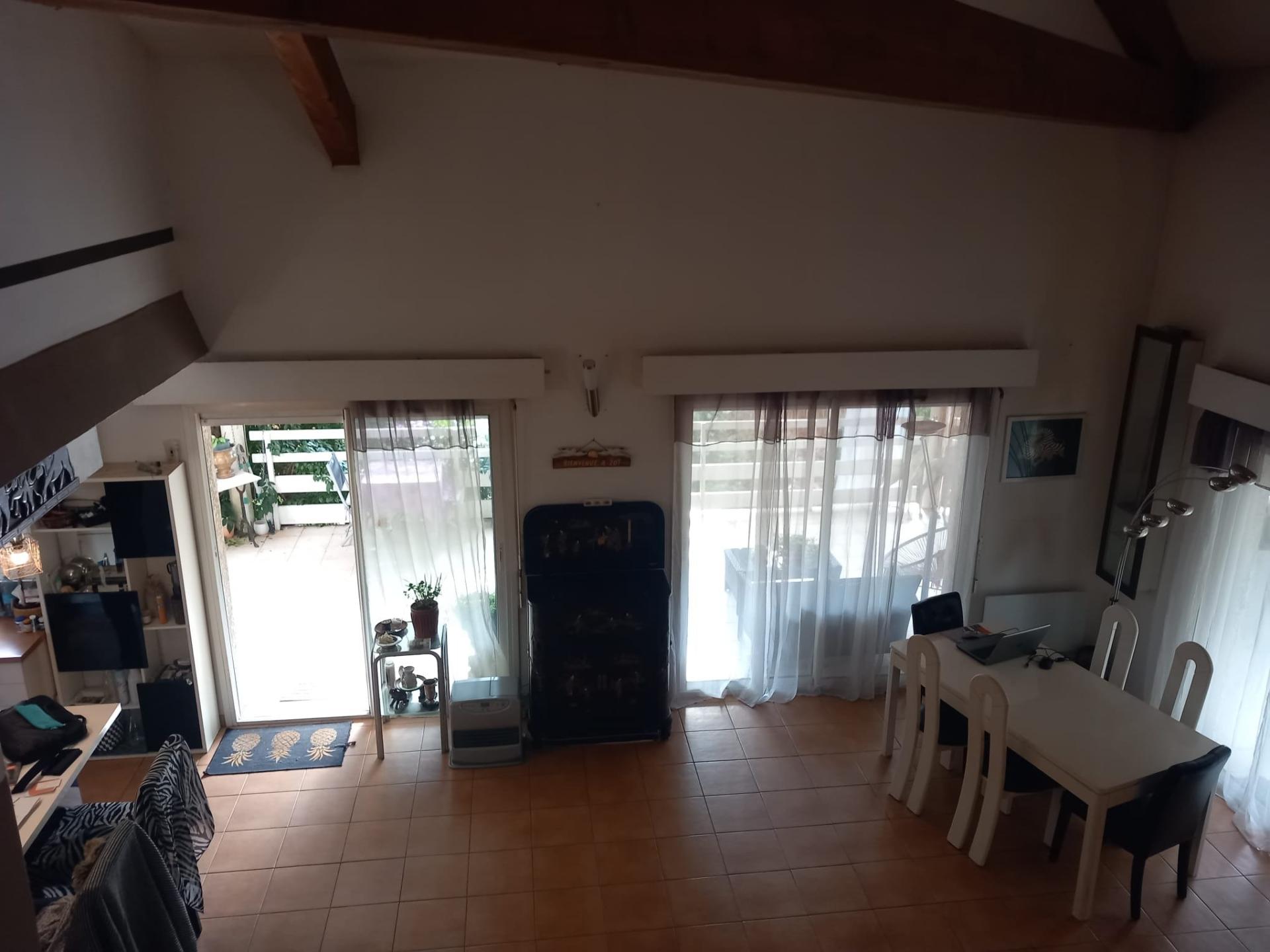 Photo 7 of the listing.