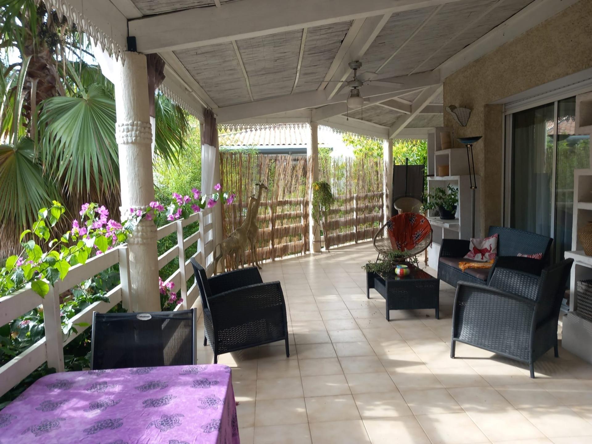 Photo 8 of the listing.