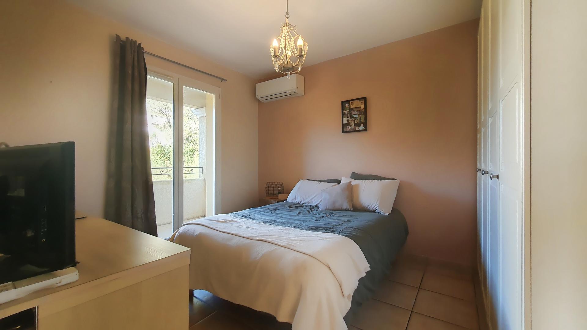 Photo 9 of the listing.